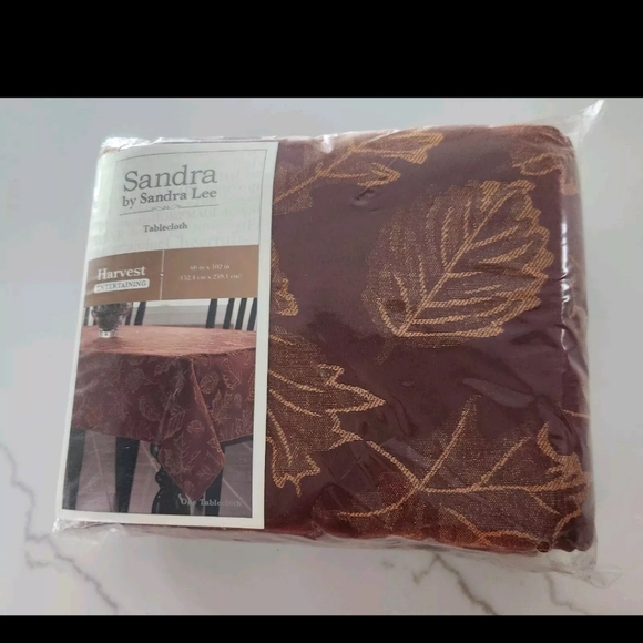 Sandra By Sandra Lee Harvest Entertaining Tablecloth Rust Orange Leaves 60 X 102 - Picture 1 of 4